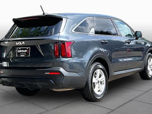 Used 2023 Kia Sorento LX FWD image 13