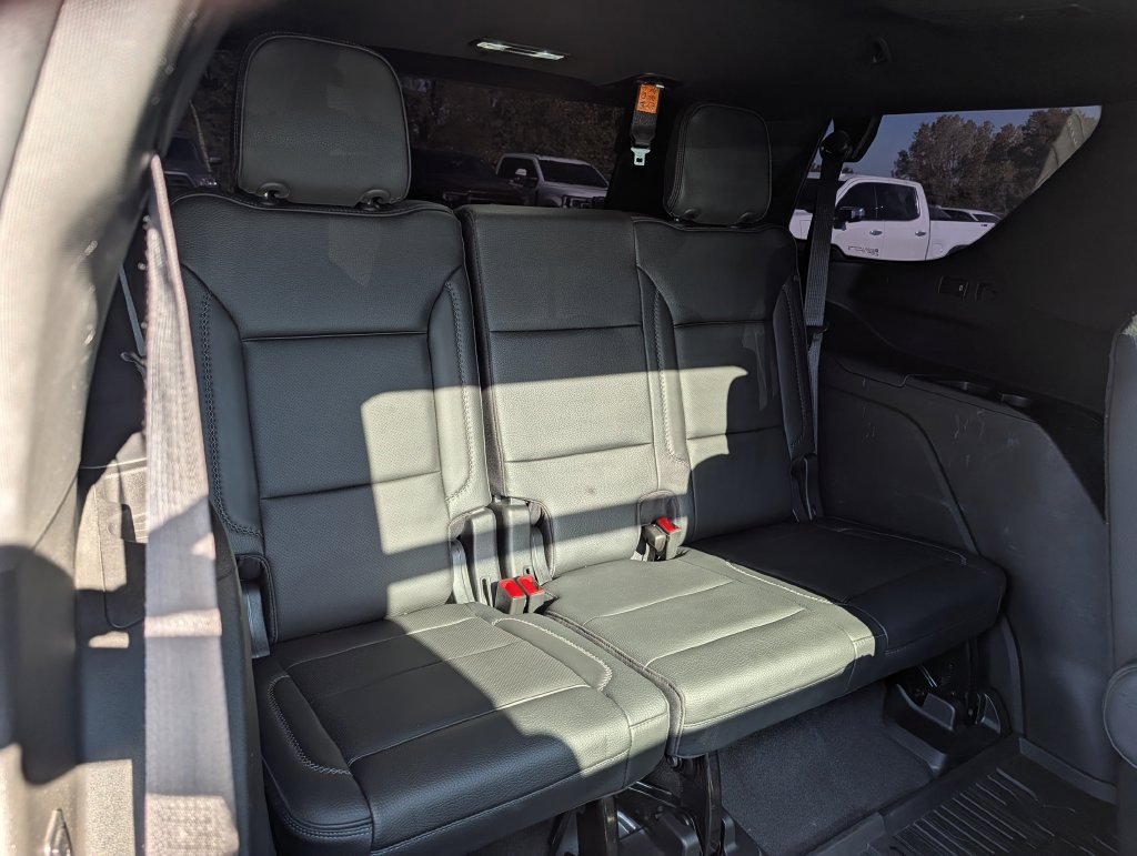 Used 2022 GMC Yukon Denali w/ Denali Premium Package AWD/4WD image 34