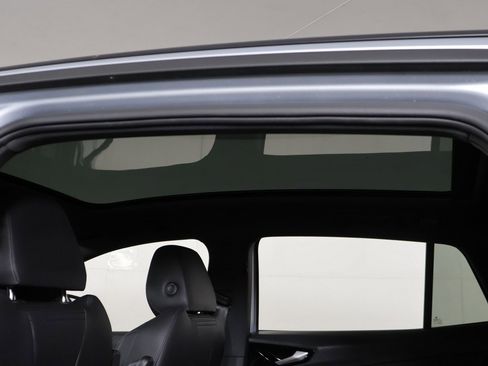 Used 2021 Volkswagen ID.4 Pro S image 18