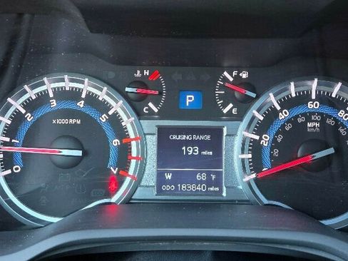 Used 2014 Toyota 4Runner Limited image 32