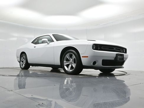 Used 2020 Dodge Challenger SXT image 42