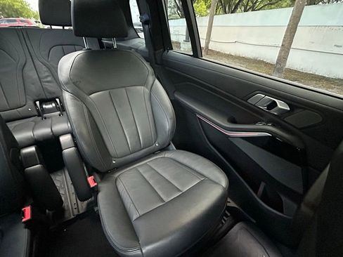 Used 2020 BMW X7 xDrive40i w/ Premium Package AWD/4WD image 14