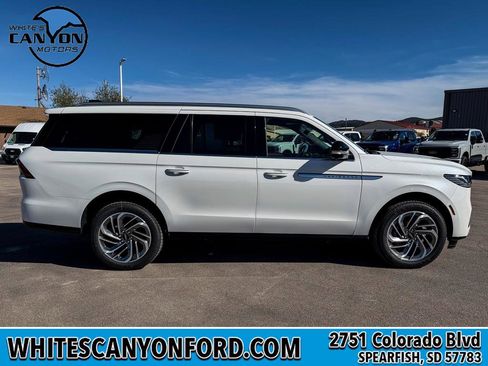 New 2026 Lincoln Navigator L Reserve AWD/4WD image 10