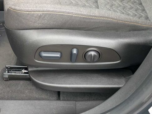 Used 2022 Chevrolet Equinox LT FWD image 22