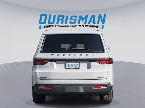 Used 2022 Jeep Wagoneer Series III AWD/4WD image 3
