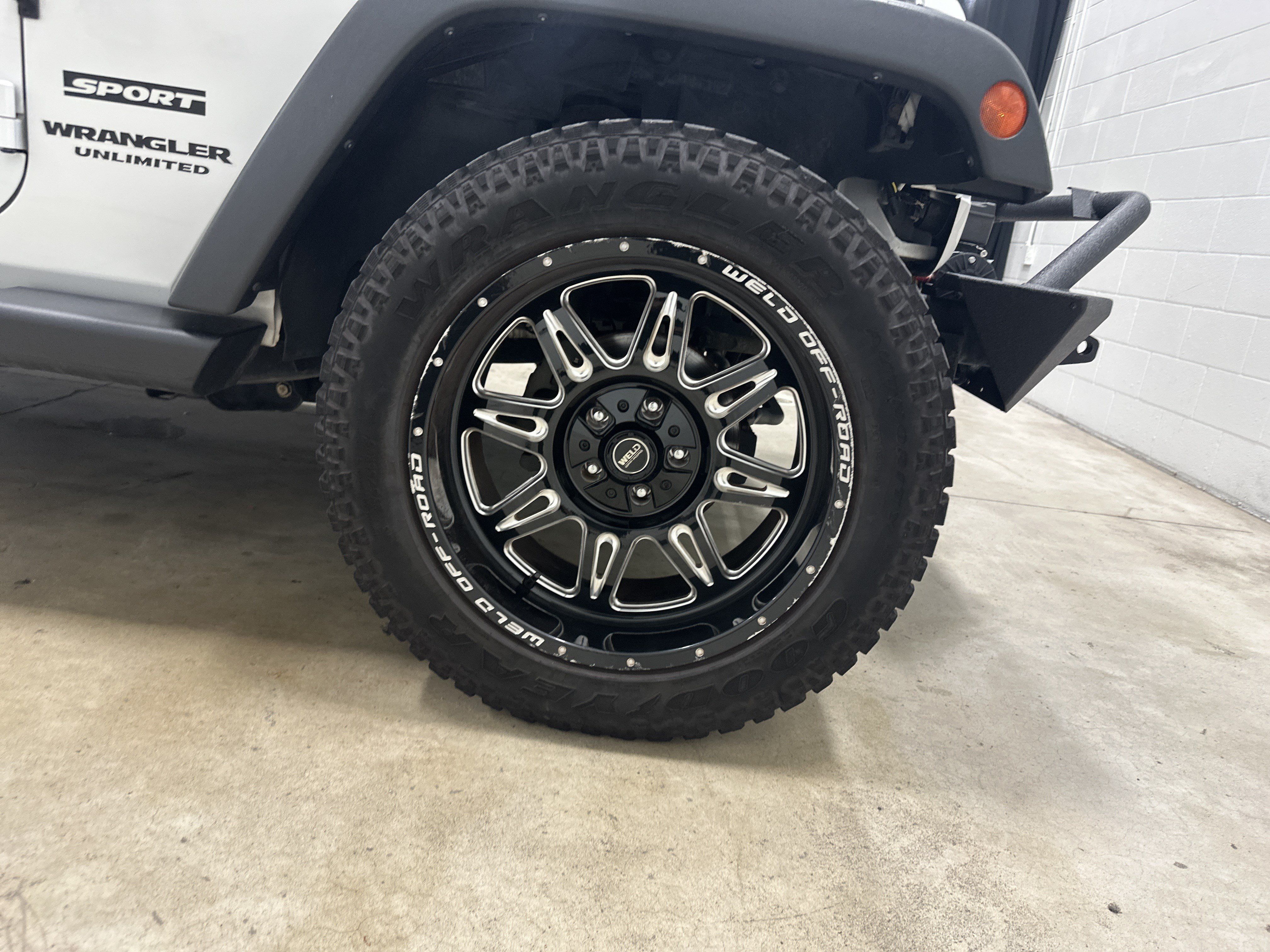 Used 2016 Jeep Wrangler Unlimited Sport w/ Quick Order Package 24S AWD/4WD image 13
