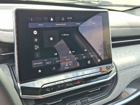 Used 2023 Jeep Compass Latitude image 14