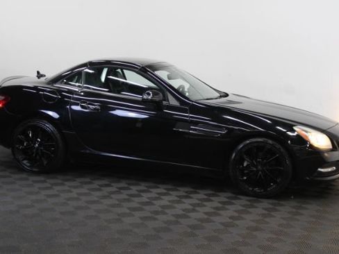 Used 2014 Mercedes-Benz SLK 250 image 4