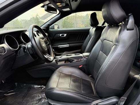 Used 2019 Ford Mustang Premium image 33