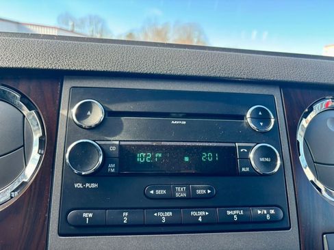 Used 2011 Ford F250 Lariat w/ Lariat Interior Pkg image 20