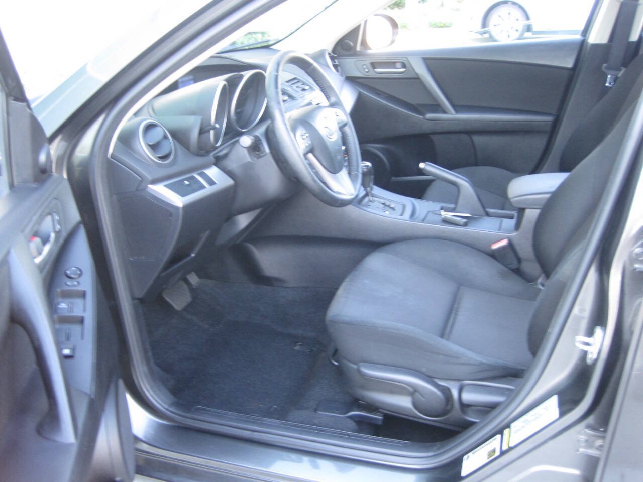 Used 2013 MAZDA MAZDA3 i Touring FWD image 20