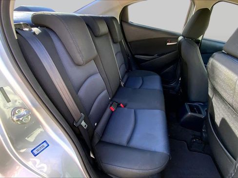 Used 2019 Toyota Yaris LE FWD image 19