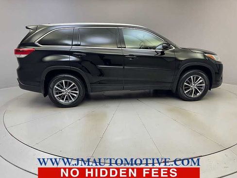 Used 2018 Toyota Highlander XLE image 6