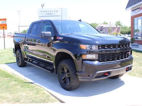 Used 2021 Chevrolet Silverado 1500 Custom Trail Boss AWD/4WD image 3