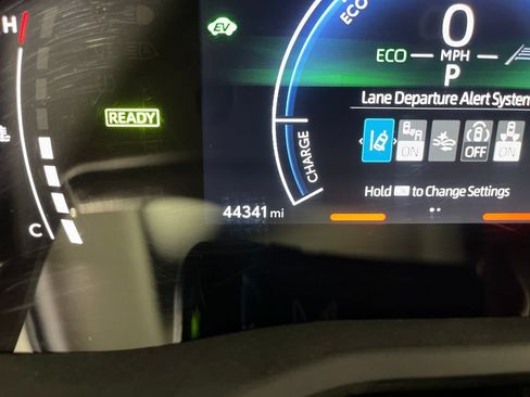 Used 2025 Toyota Camry LE FWD image 19