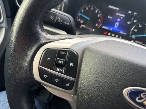 Used 2021 Ford Explorer XLT w/ Equipment Group 202A image 19