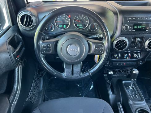 Used 2018 Jeep Wrangler Unlimited Sport S AWD/4WD image 14