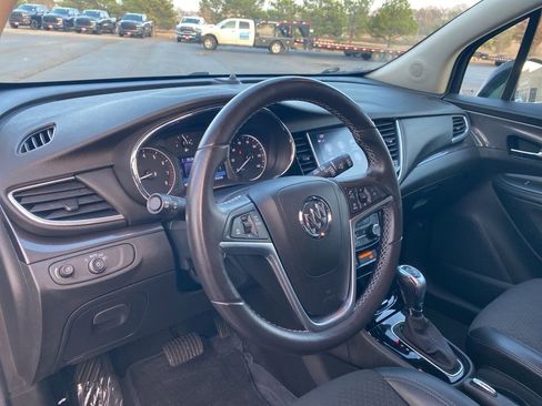 Used 2021 Buick Encore Preferred image 14