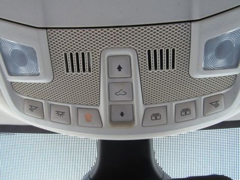 Used 2020 Ford Edge Titanium image 59