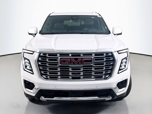 Used 2025 GMC Yukon XL Denali AWD/4WD image 2
