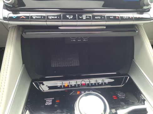 New 2026 Jeep Grand Wagoneer L Limited AWD/4WD image 35
