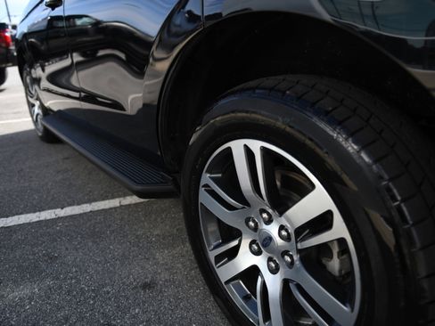 Used 2024 Ford Expedition Limited image 5