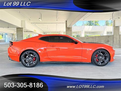 Used 2020 Chevrolet Camaro SS RWD image 5