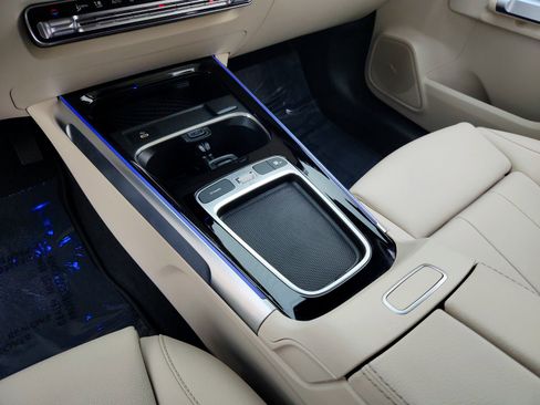 Certified 2025 Mercedes-Benz GLB 250 4MATIC image 14