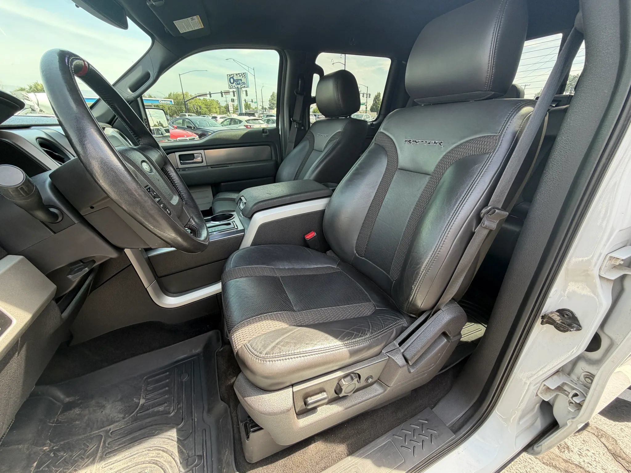 Used 2013 Ford F150 Raptor w/ Plus Pkg AWD/4WD image 8