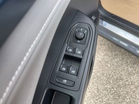 Used 2024 Volkswagen Taos SE image 10