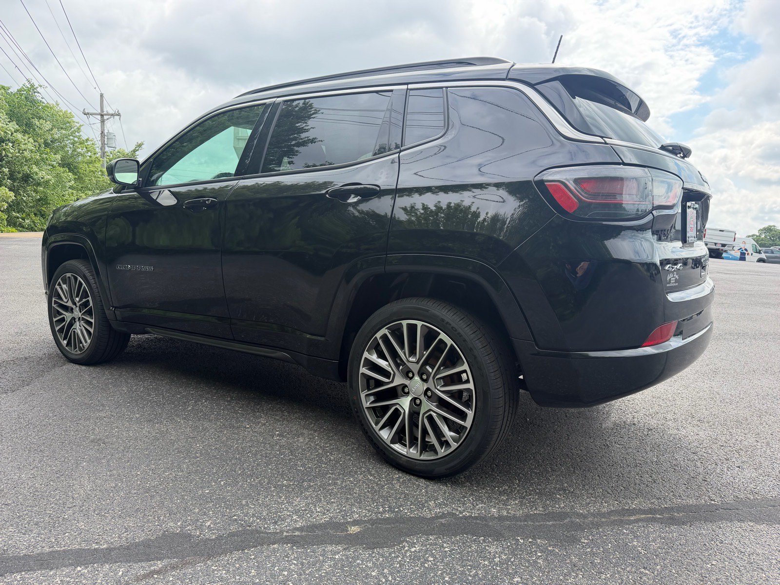 Used 2022 Jeep Compass Limited w/ Elite Group AWD/4WD image 11