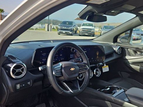 Used 2024 Chevrolet Blazer EV LT image 10