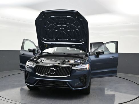 New 2026 Volvo XC60 T8 Plus w/ Protection Package Premier AWD/4WD image 34