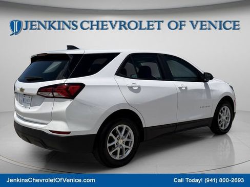Used 2024 Chevrolet Equinox LS FWD image 5