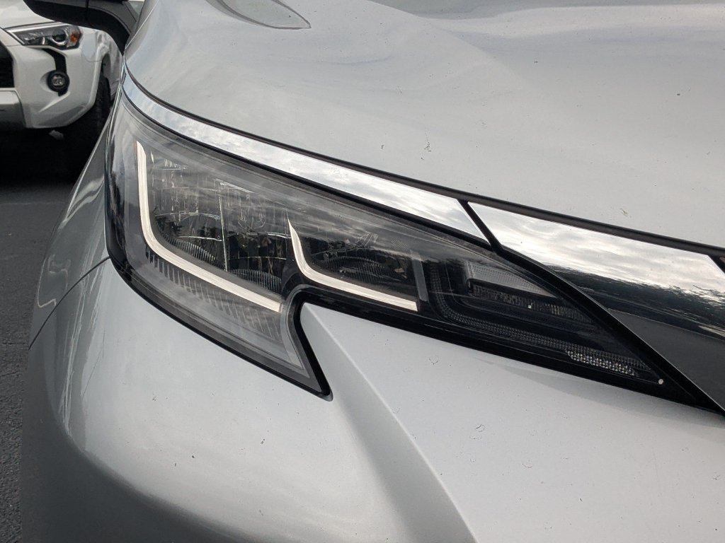 Used 2023 Toyota Sienna XLE FWD image 12