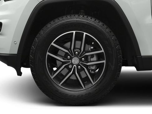 Used 2017 Jeep Grand Cherokee Trailhawk AWD/4WD image 14