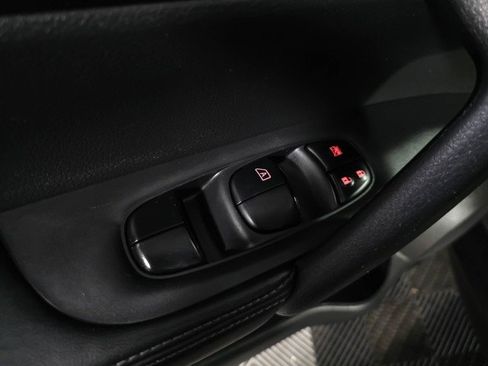 Used 2019 Nissan Rogue SV image 29