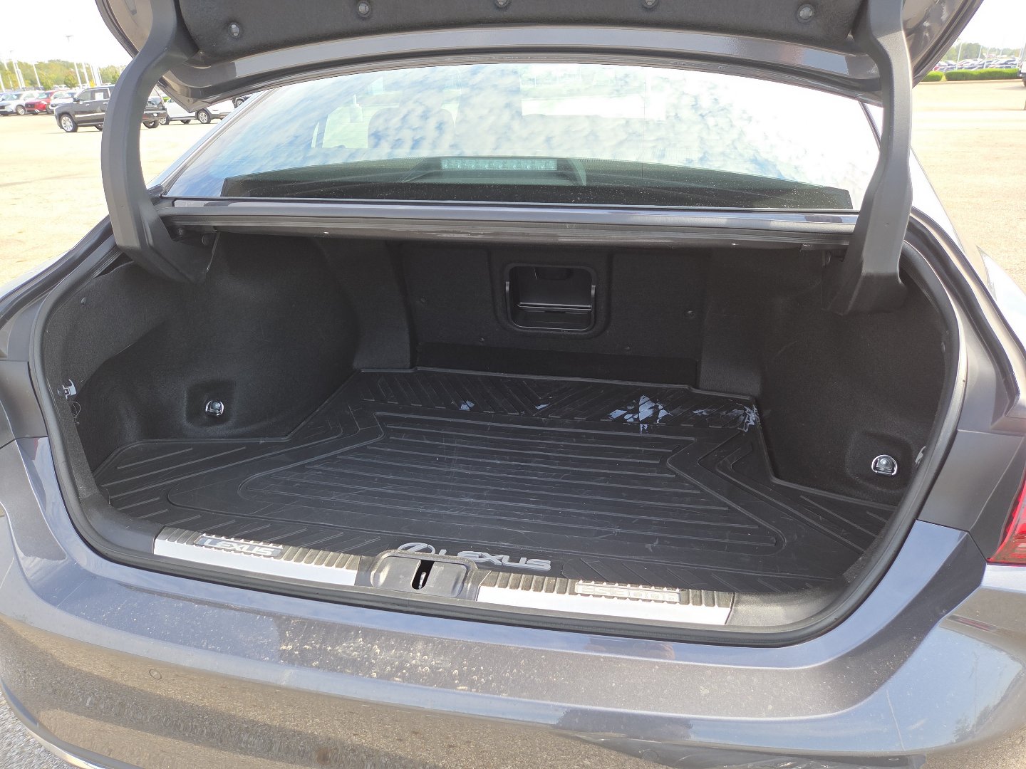 Used 2025 Lexus ES 300h w/ Premium Package FWD image 19