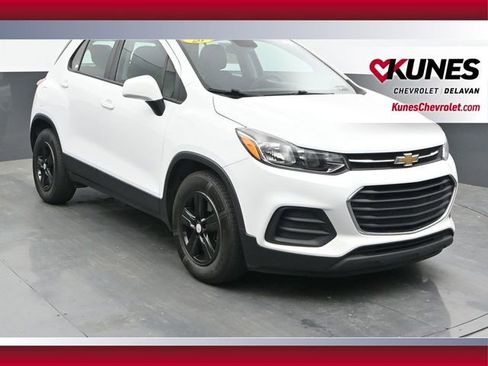 Used 2020 Chevrolet Trax LS FWD image 1
