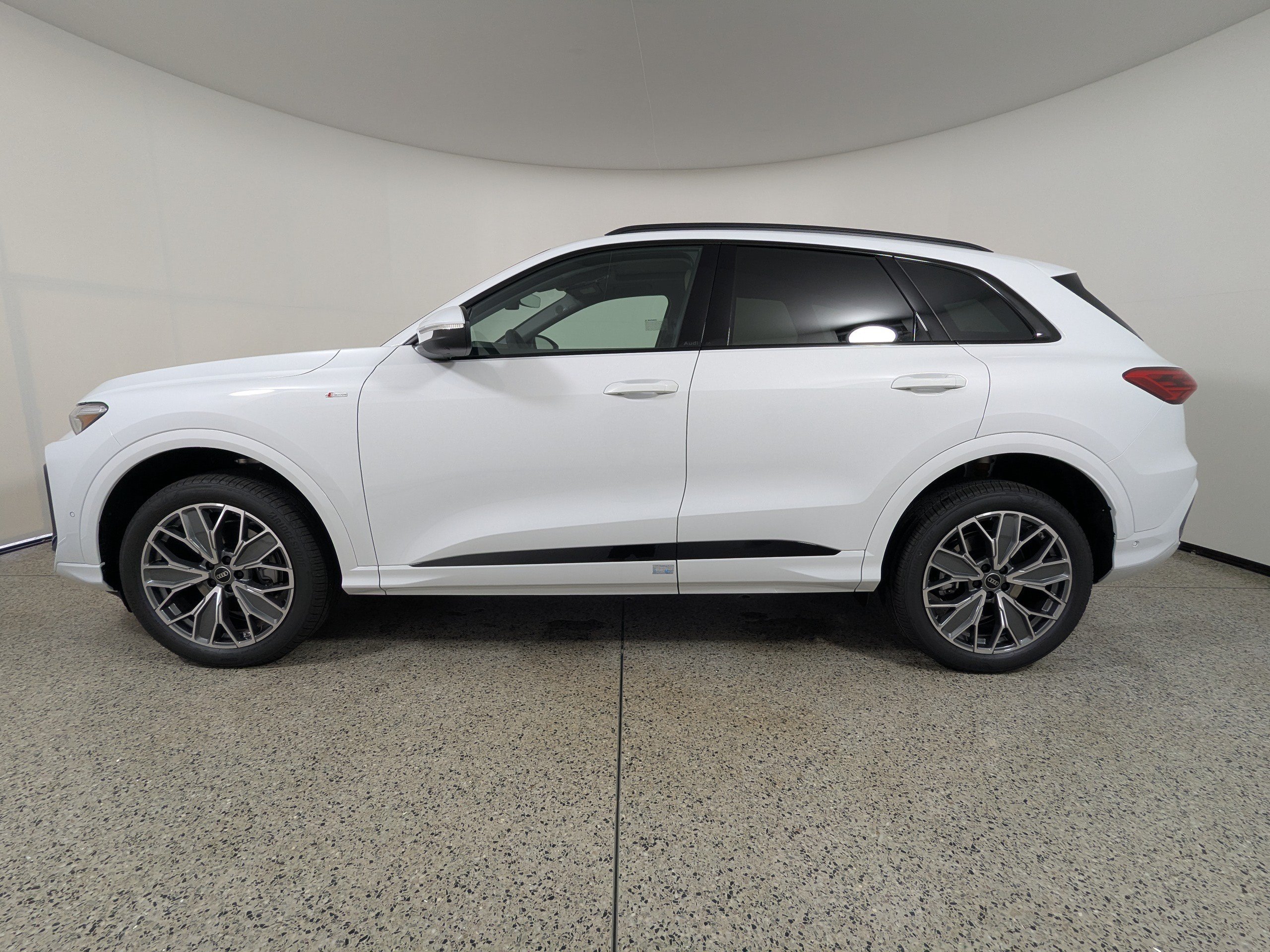 New 2026 Audi Q5 Premium Plus AWD/4WD image 4