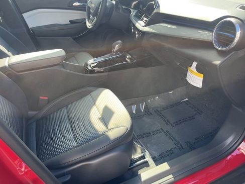 New 2026 Chevrolet Trax LT w/ Sunroof Package FWD image 28
