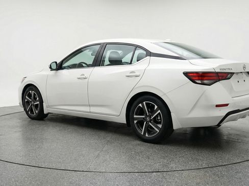 Used 2025 Nissan Sentra SV image 6