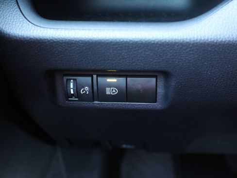 Certified 2025 Toyota RAV4 XLE FWD image 32