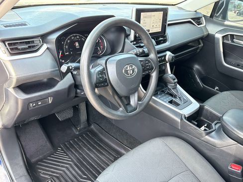 Used 2024 Toyota RAV4 XLE AWD/4WD image 10