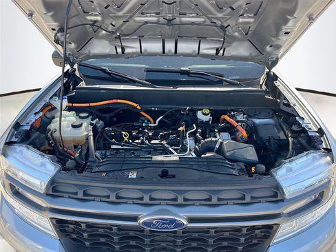Used 2023 Ford Maverick XLT image 31