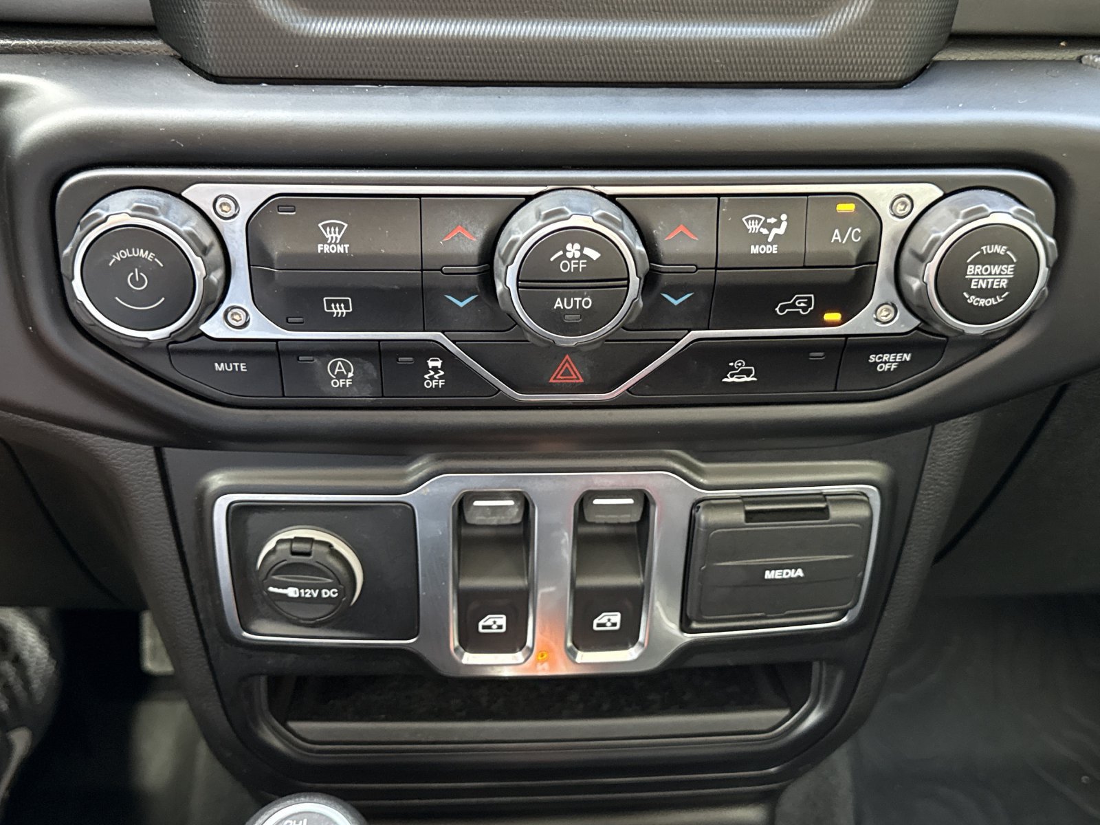Used 2022 Jeep Wrangler Sport AWD/4WD image 22