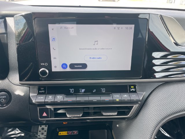 Used 2025 Toyota Camry SE FWD image 13