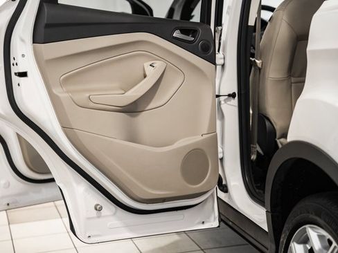 Used 2018 Ford Escape Titanium w/ Ford Safe & Smart Package image 37