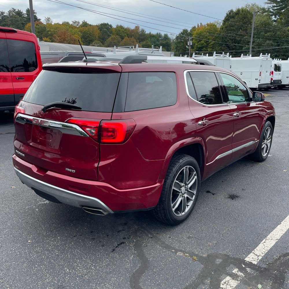 Used 2017 GMC Acadia Denali w/ Technology Package AWD/4WD image 3
