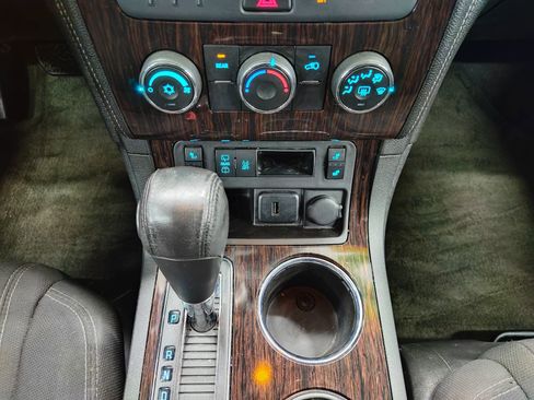 Used 2017 Chevrolet Traverse LT w/ Style and Technology Package image 29